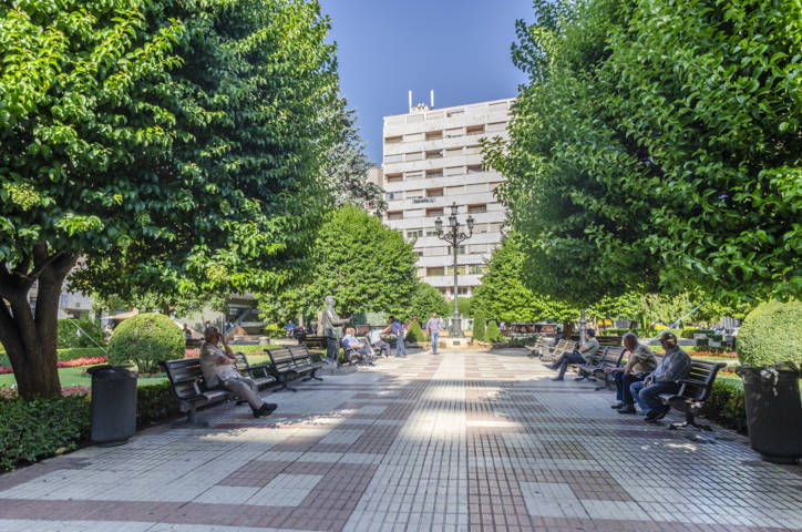 Albacete 07 - plaza del Altozano.jpg